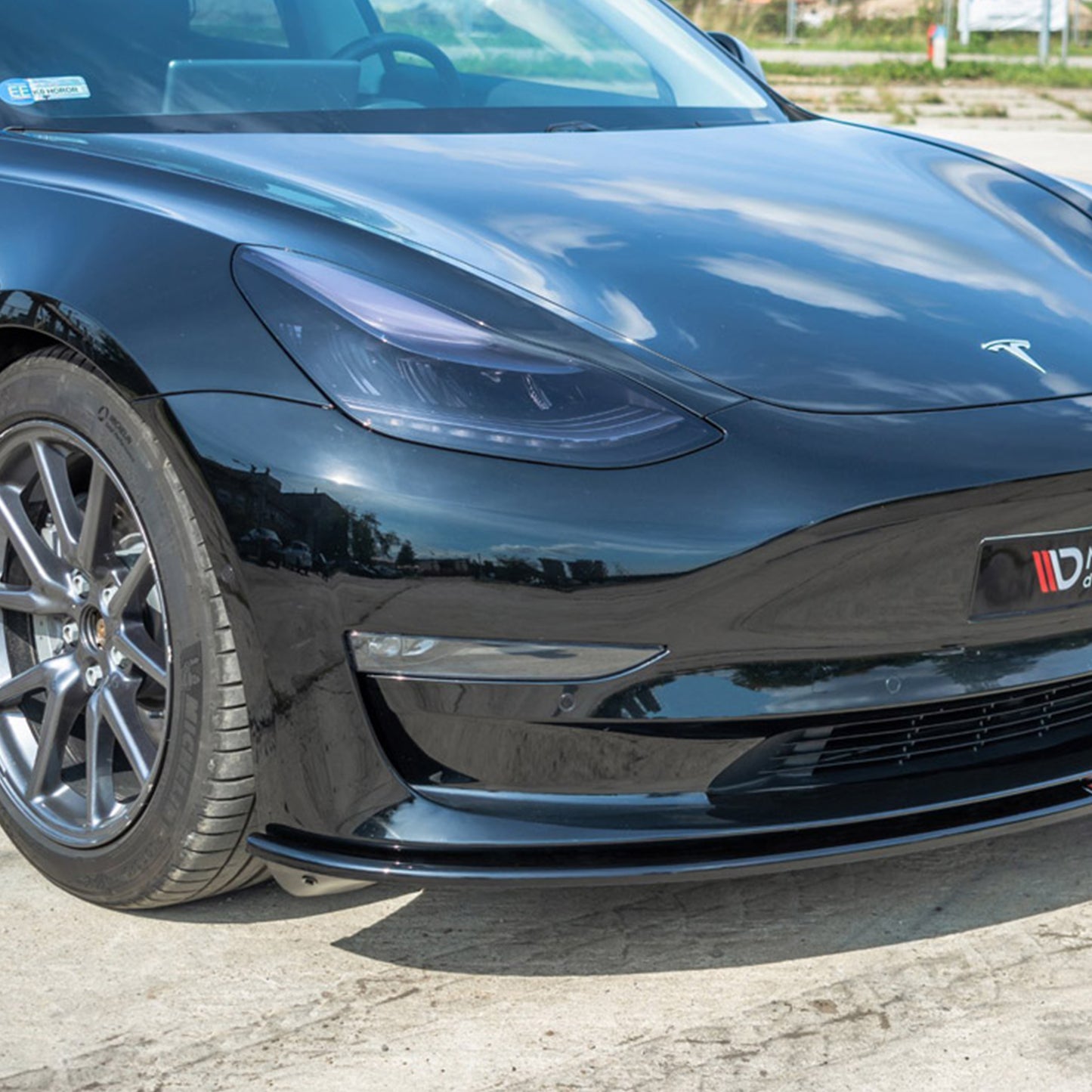 MAXTON® DESIGN Front Splitter / Version 1 for Tesla Model 3 - Electrovogue