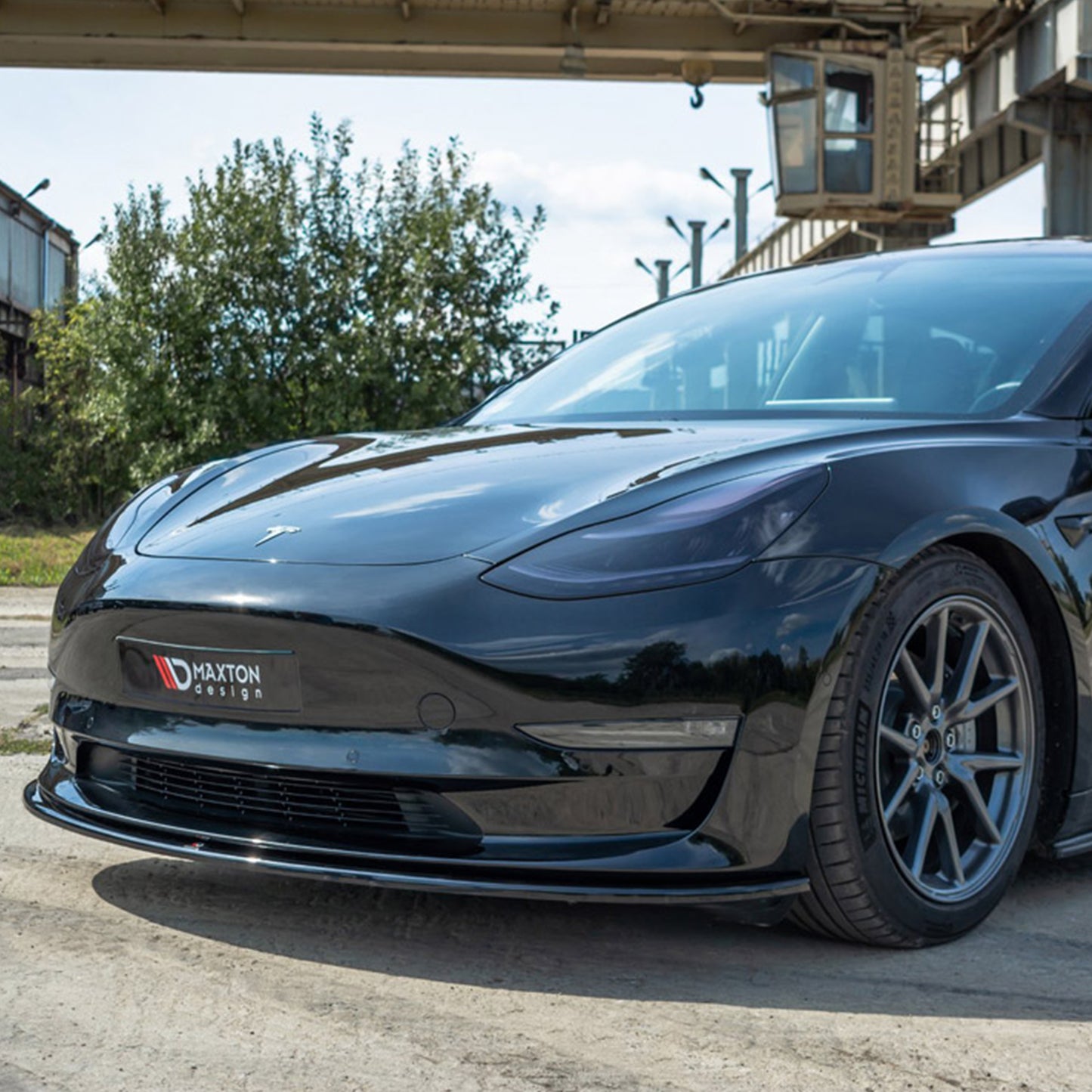 MAXTON® DESIGN Front Splitter / Version 1 for Tesla Model 3 - Electrovogue