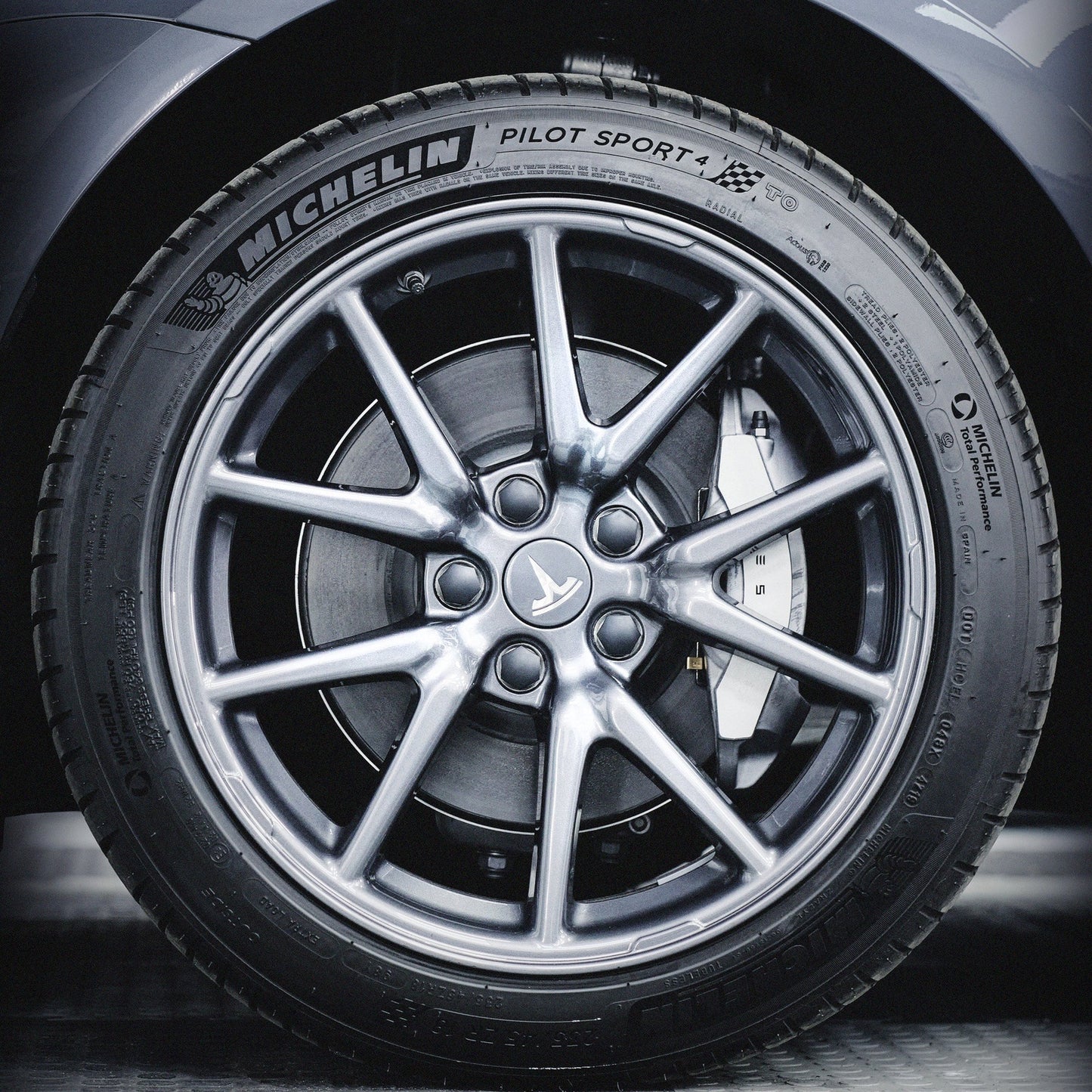 Tesla Model 3 Pinwheel Refresh 4x 18" Alloy Wheels / Exchange - Electrovogue