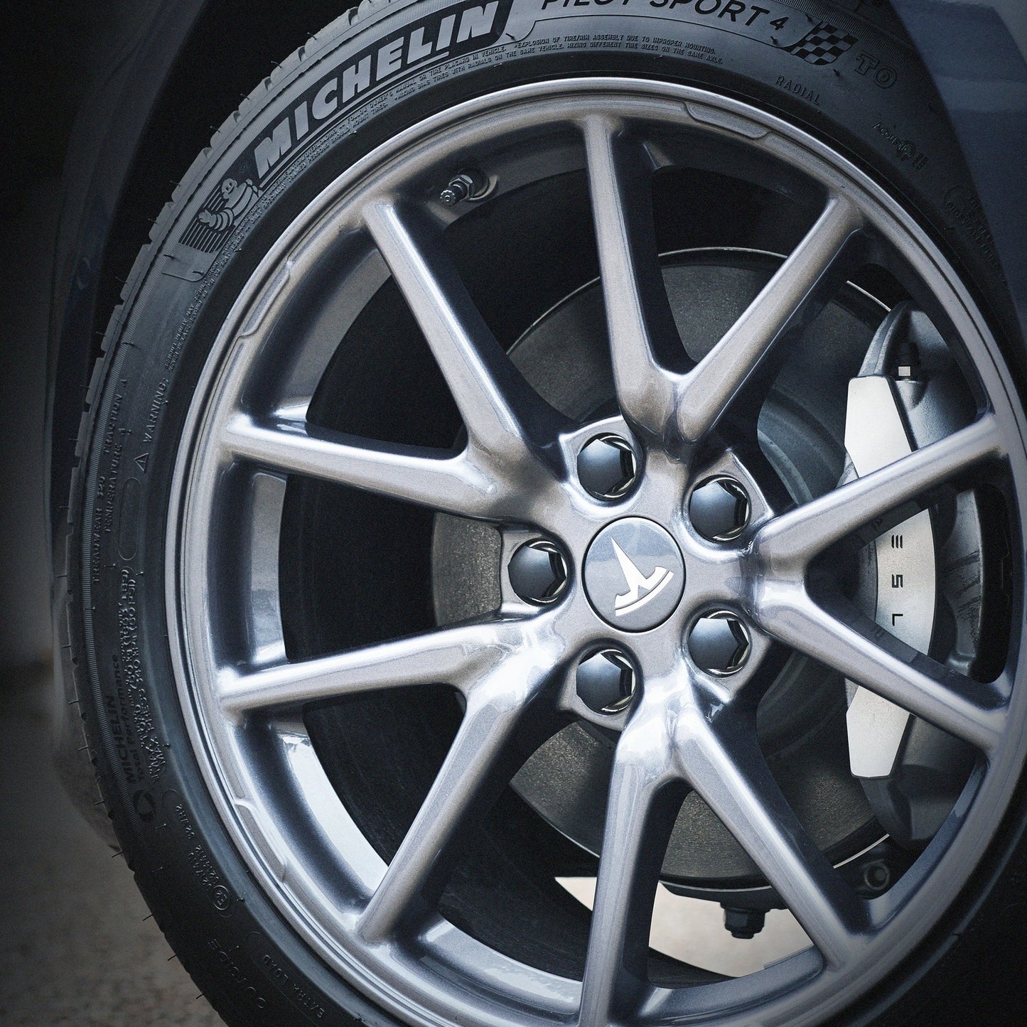 Tesla Model 3 Pinwheel Refresh 4x 18" Alloy Wheels / Exchange - Electrovogue