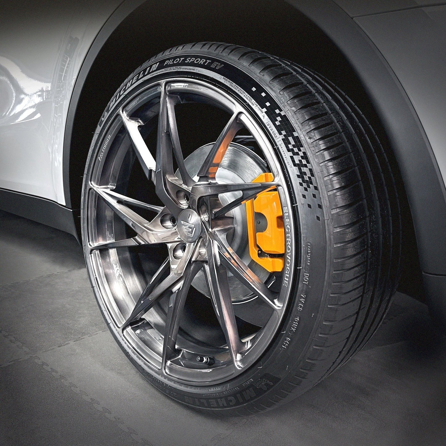 Tesla Model Y Performance 6AD x Electrovogue Custom Set 4x 21" Forged Alloy Wheels