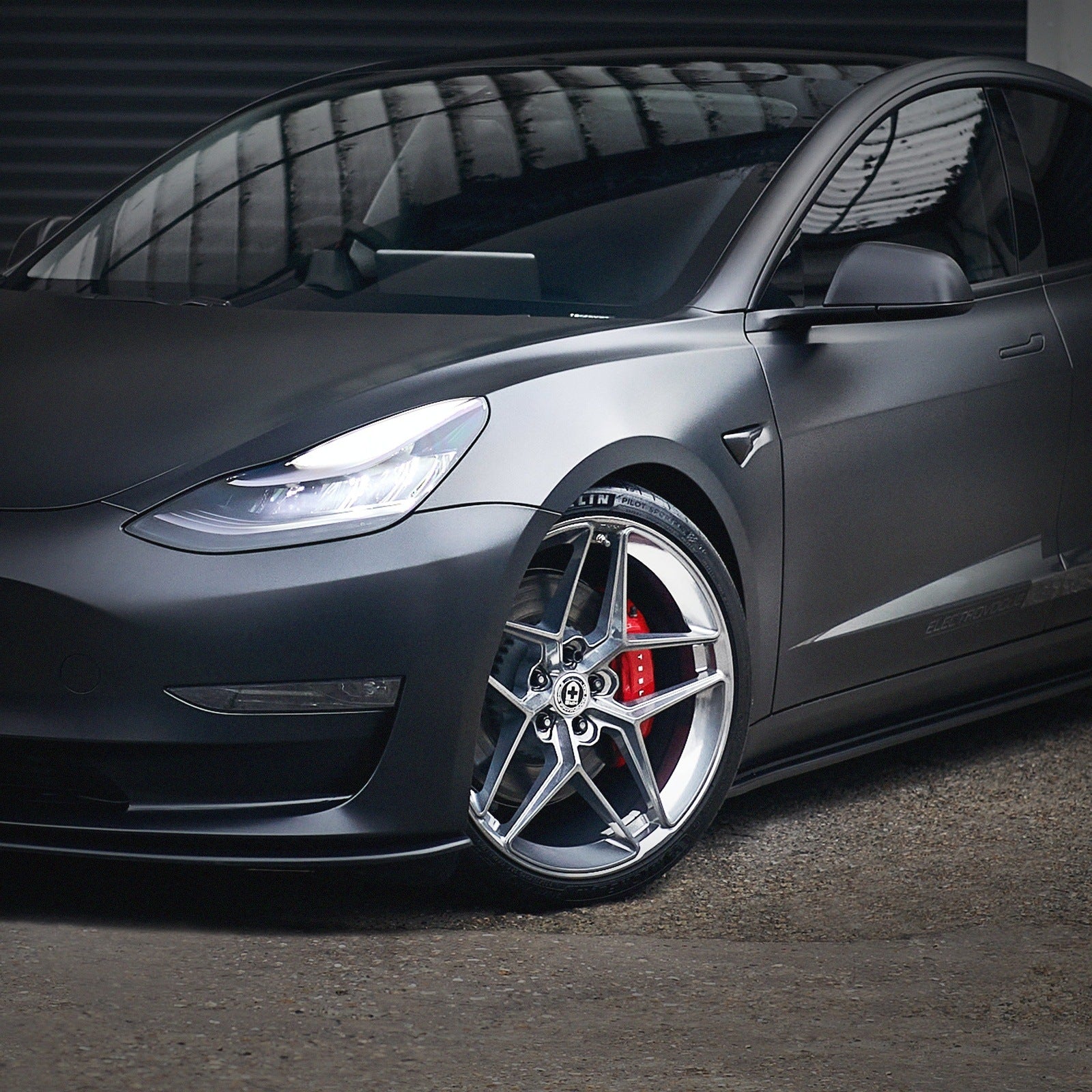 Tesla Model 3 Performance HRE FF1 Flow Form Set 4x 20" Alloy Wheels - Electrovogue