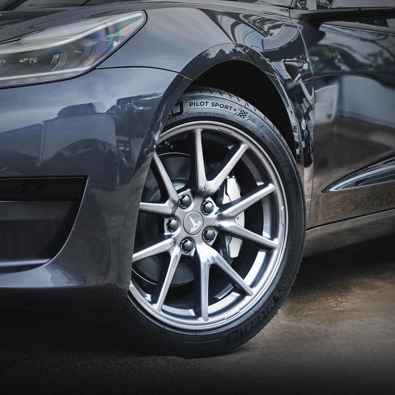 Tesla Model 3 Pinwheel Refresh 4x 18" Alloy Wheels / Exchange - Electrovogue