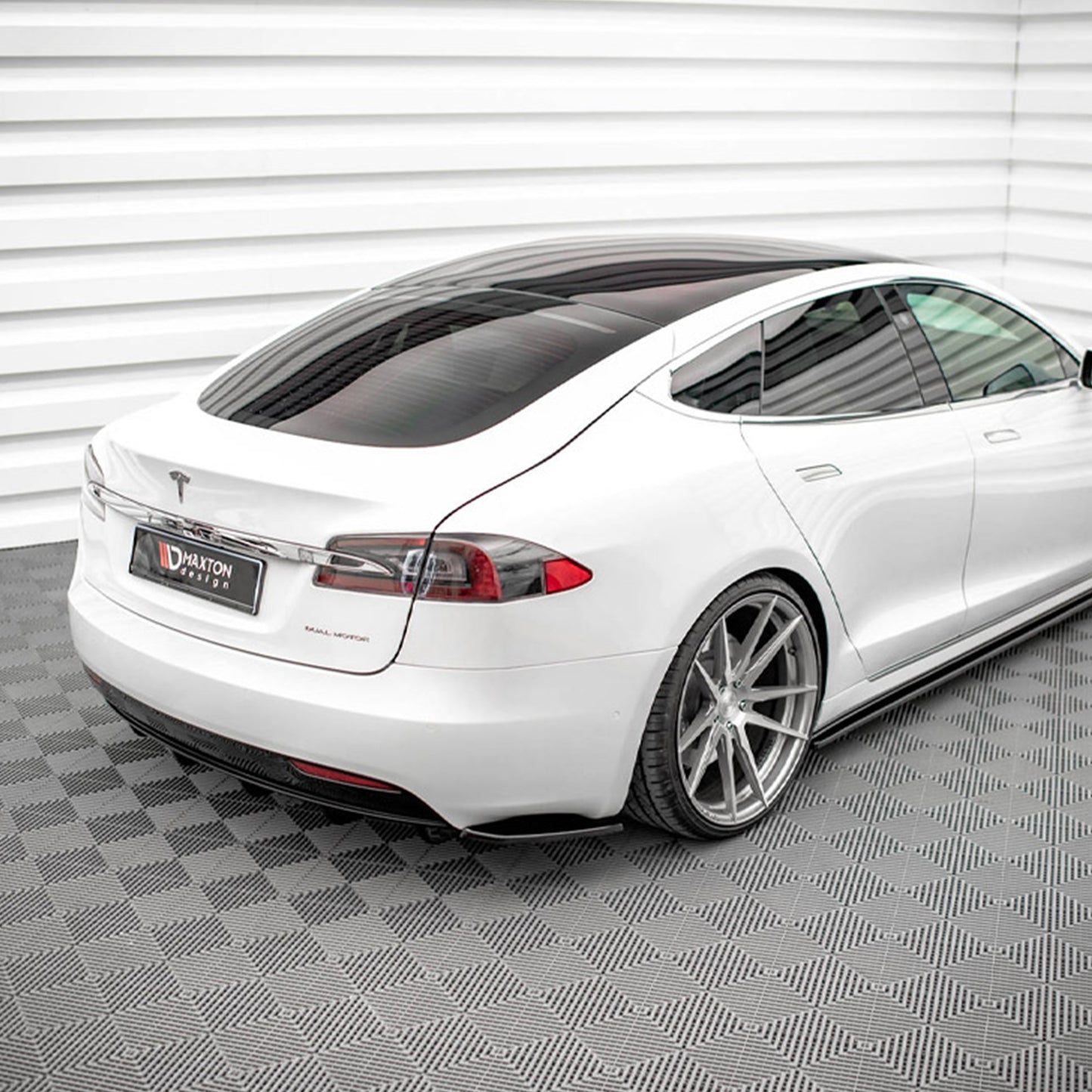MAXTON® DESIGN Rear Valance for Tesla Model S Facelift