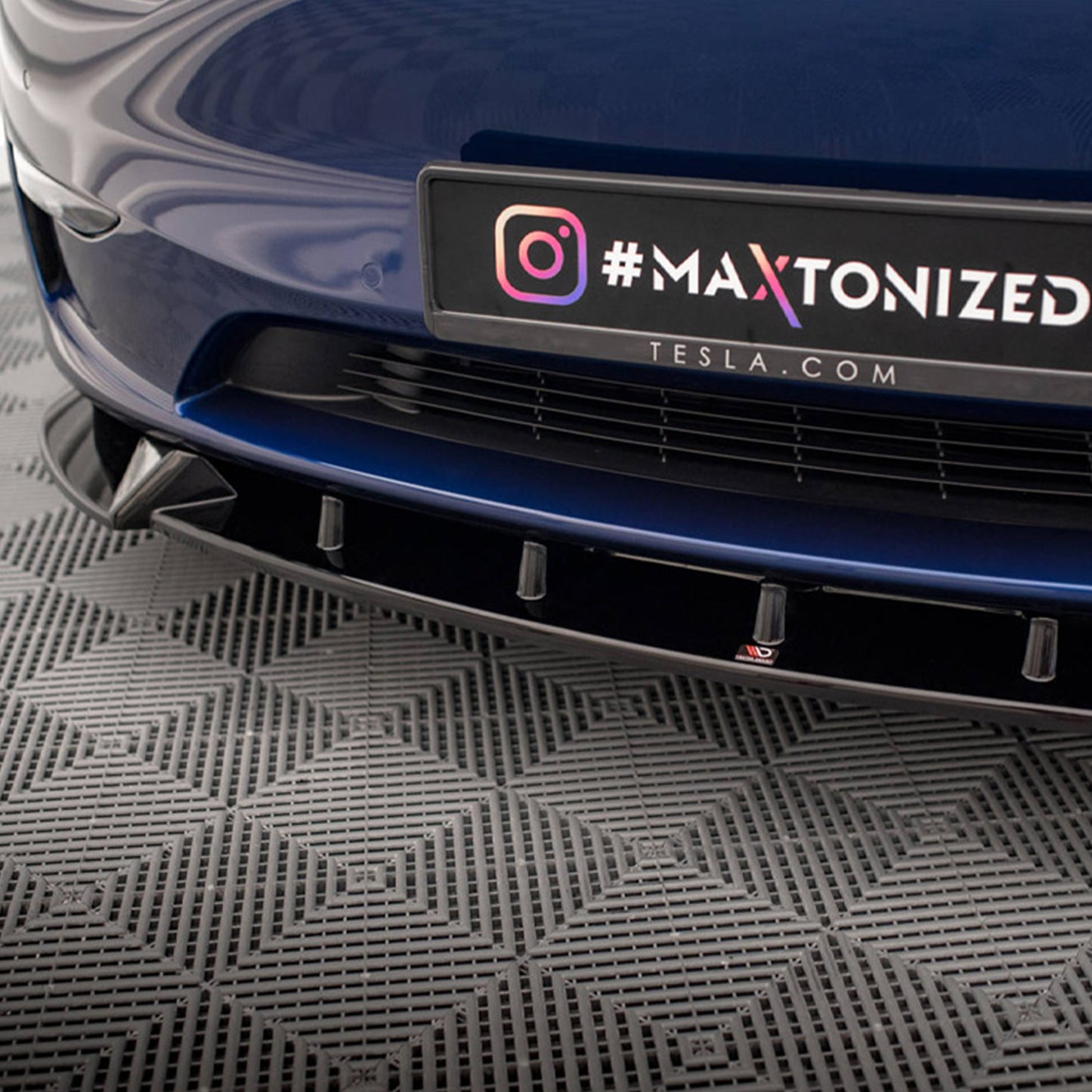 MAXTON® DESIGN Front Splitter / Version 1 for Tesla Model Y